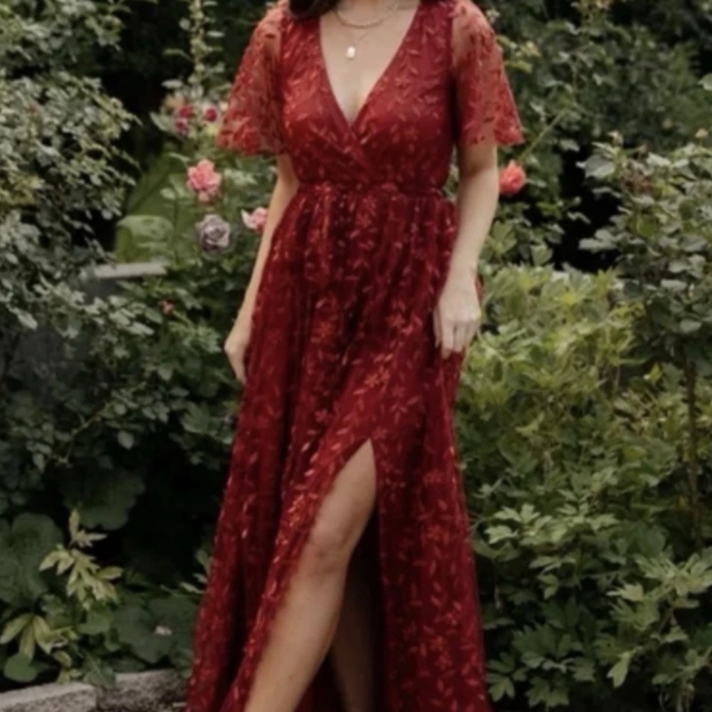 Red V-Neck Lace Maxi Dress with Side Slit